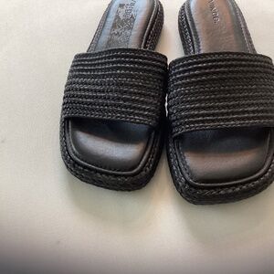 Vince sandal size 8